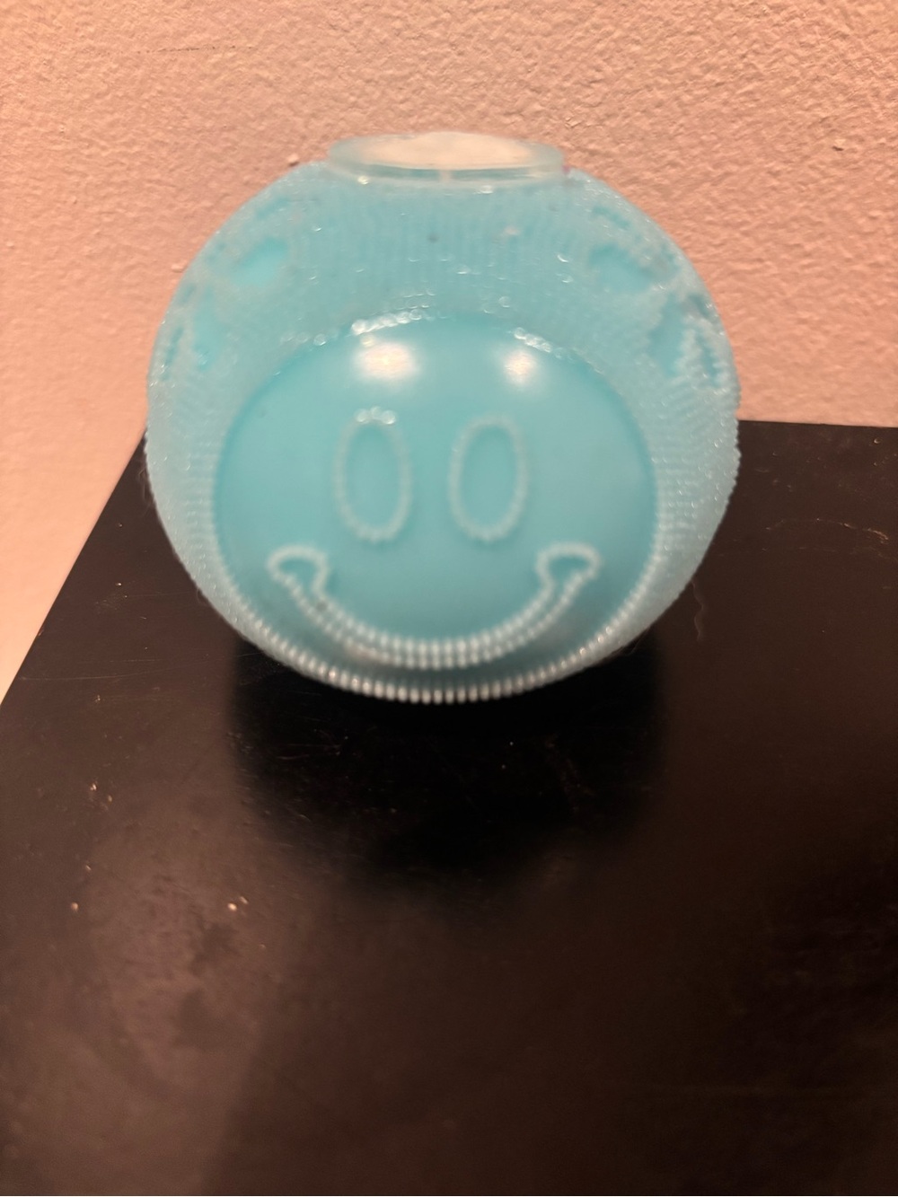 3 of any colour squishy balls!